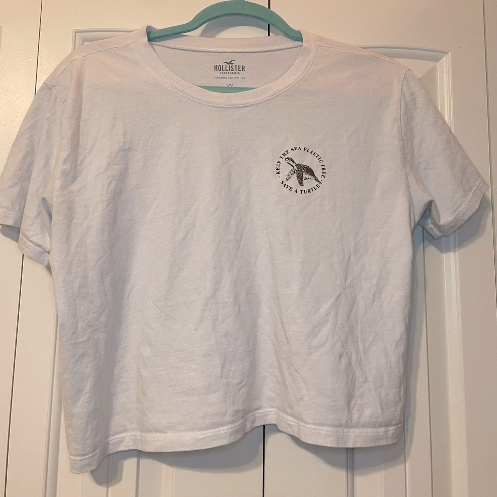 SOLD- Hollister crop shirt